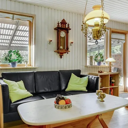 Nyaraló Aurea - 1km From The Sea By Interhome *