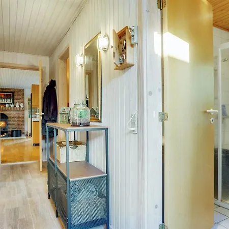 Aurea - 1km From The Sea By Interhome Nyaraló Hals