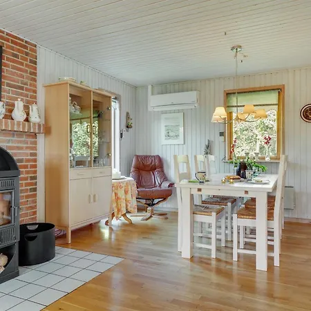 Nyaraló Aurea - 1km From The Sea By Interhome Hals