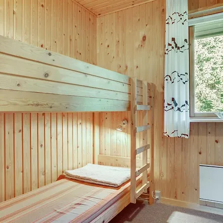 Aurea - 1km From The Sea By Interhome *