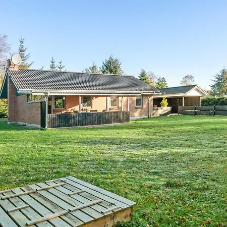 Aurea - 1km From The Sea By Interhome *